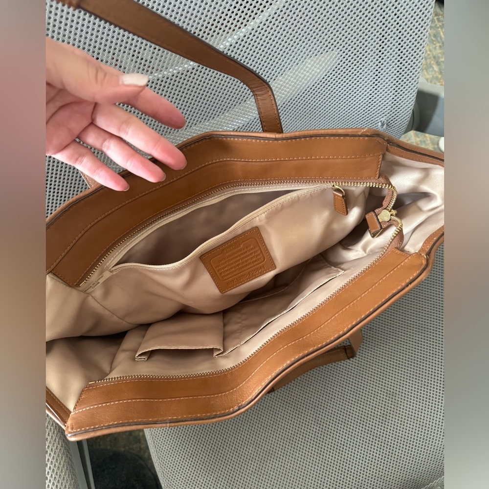 Coach Taylor Leather Alexis Carryall Brass/Saddle - Picture 2 of 3
